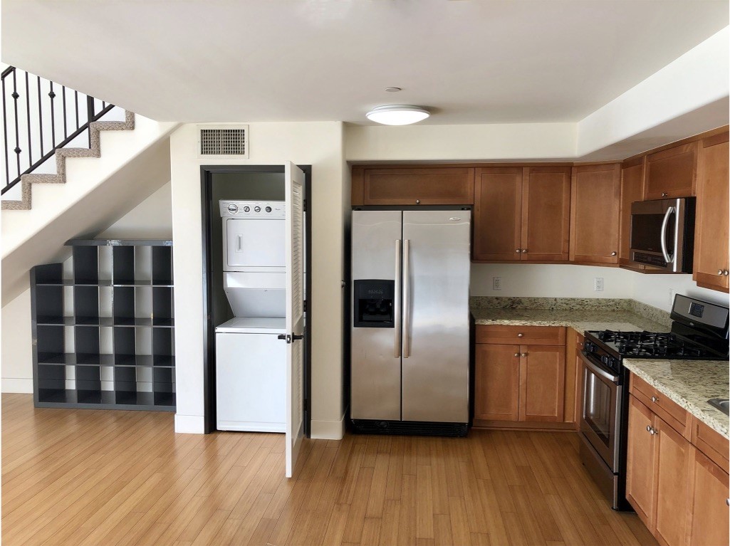 255 W 7th Street 20 Property Photo 4