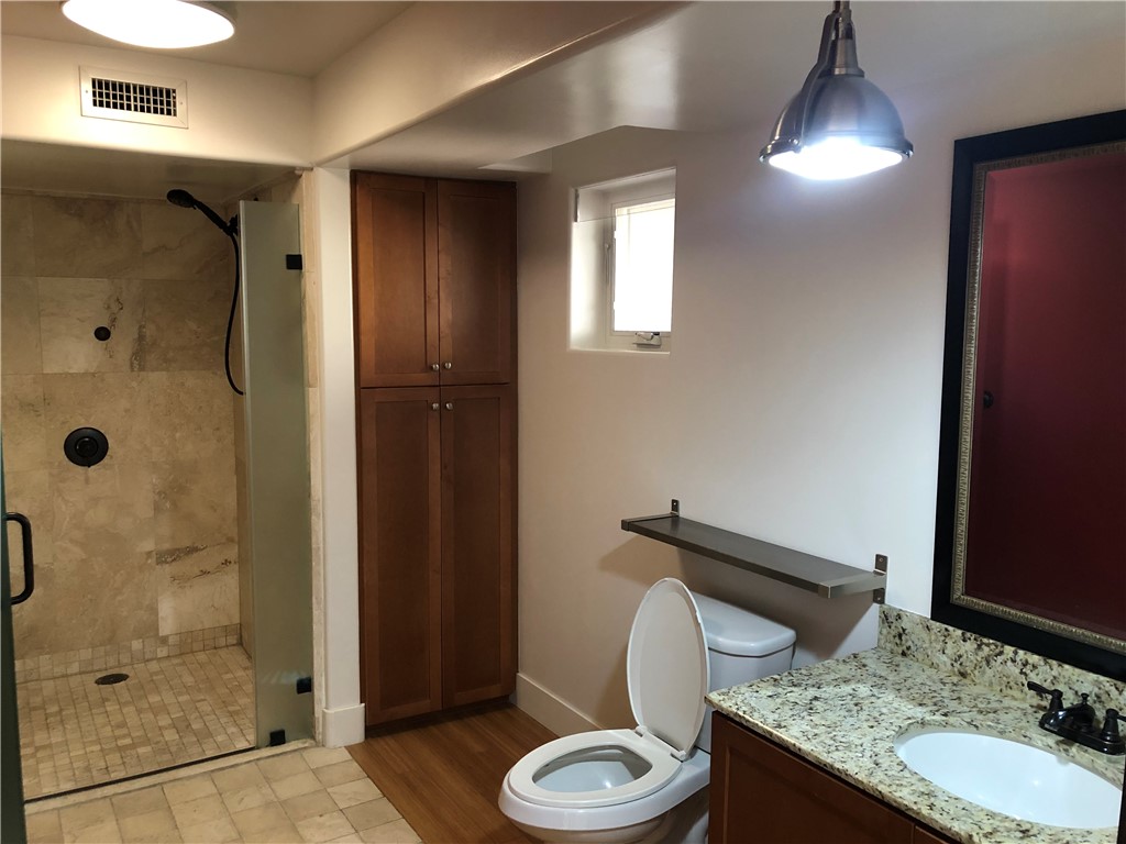 255 W 7th Street 20 Property Photo 7
