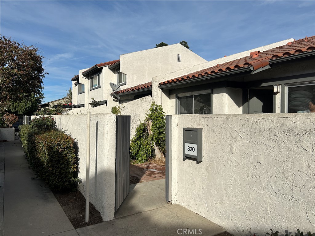 820 W 232nd Street Property Photo