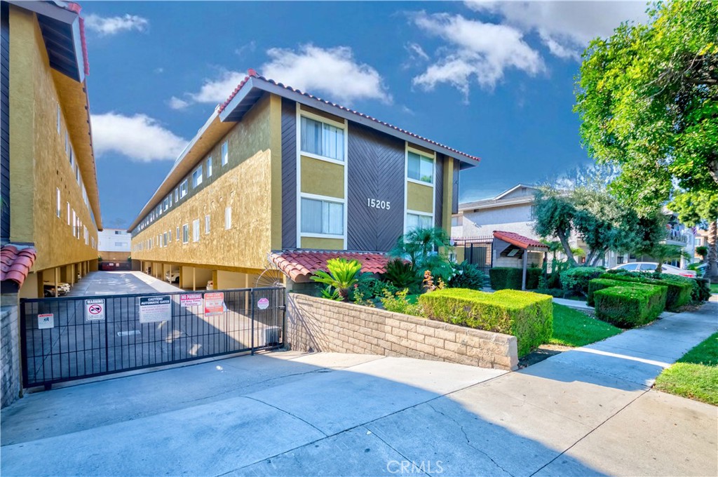 15205 S Budlong Avenue 24 Property Photo