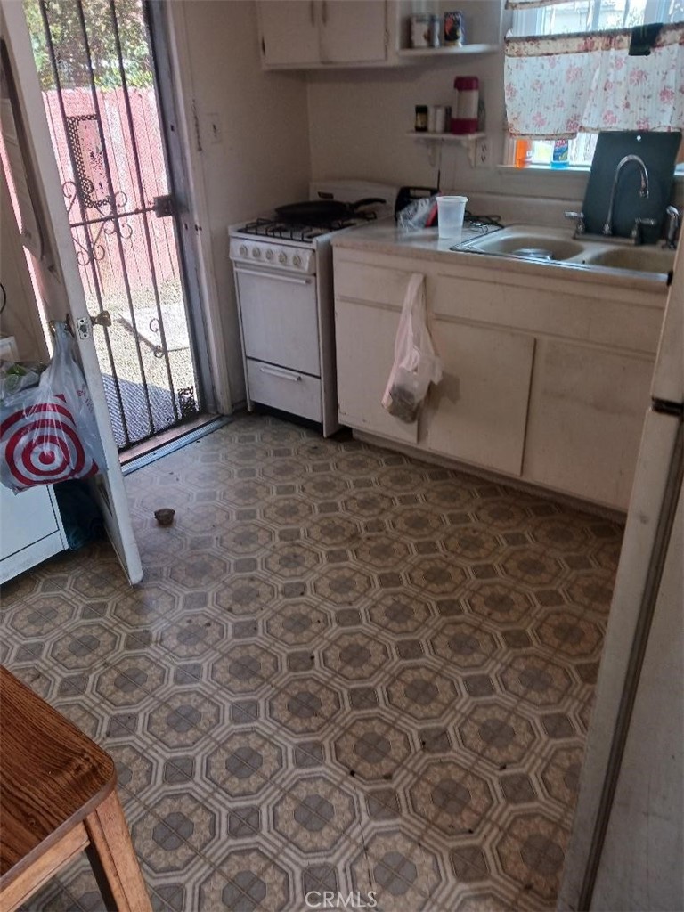 5155 5157 W 104th St Property Photo 17