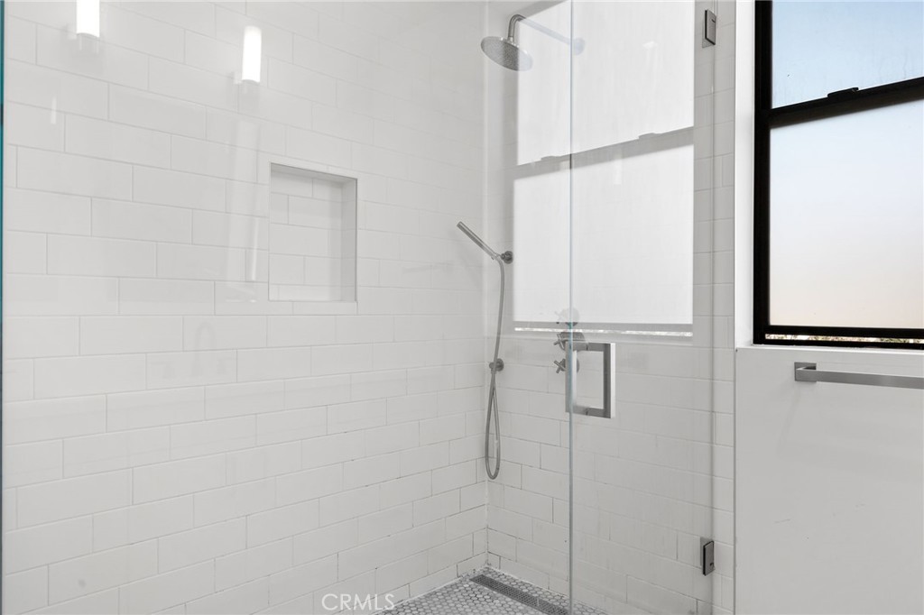 2432 Penmar Avenue 202 Property Photo 29