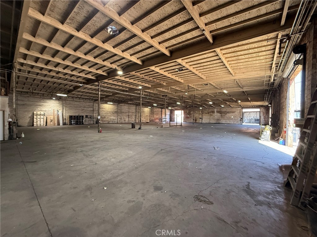 1201 W Jon Street Property Photo 2