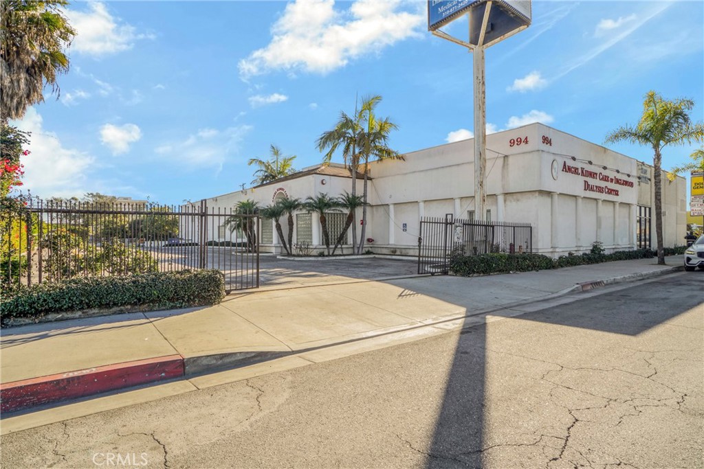 994 South La Brea Avenue Property Photo 1