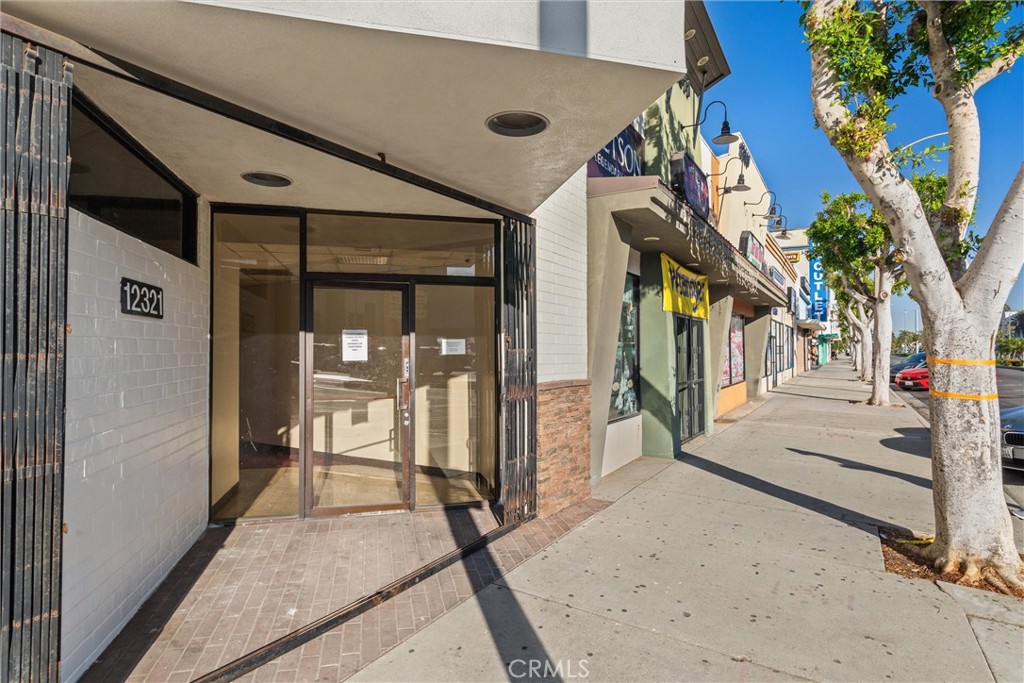 12321 Hawthorne Boulevard Property Photo 4