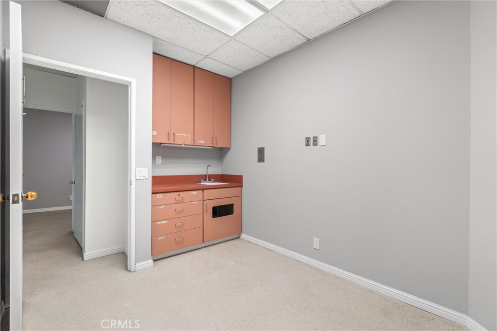 12321 Hawthorne Boulevard Property Photo 9