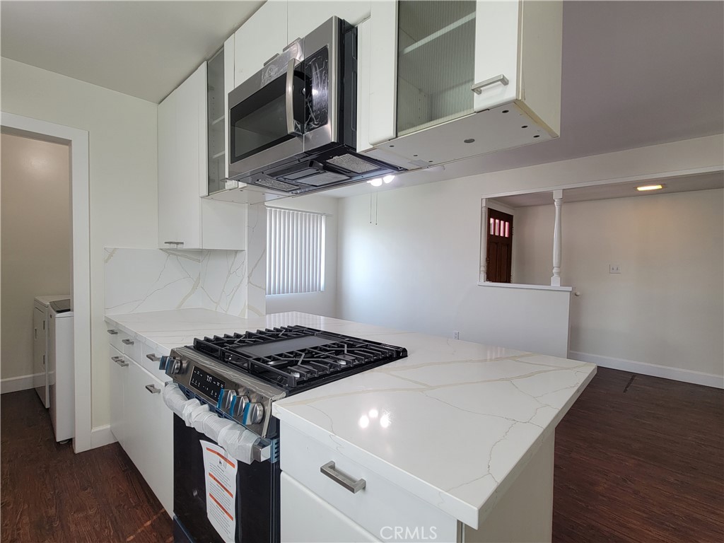 1414 W 180th Street Property Photo 6