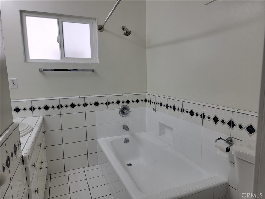 1414 W 180th Street Property Photo 15
