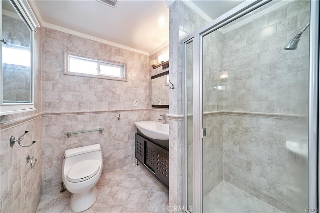 1414 W 180th Street Property Photo 16