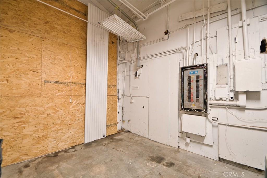 134 Center Street Property Photo 4