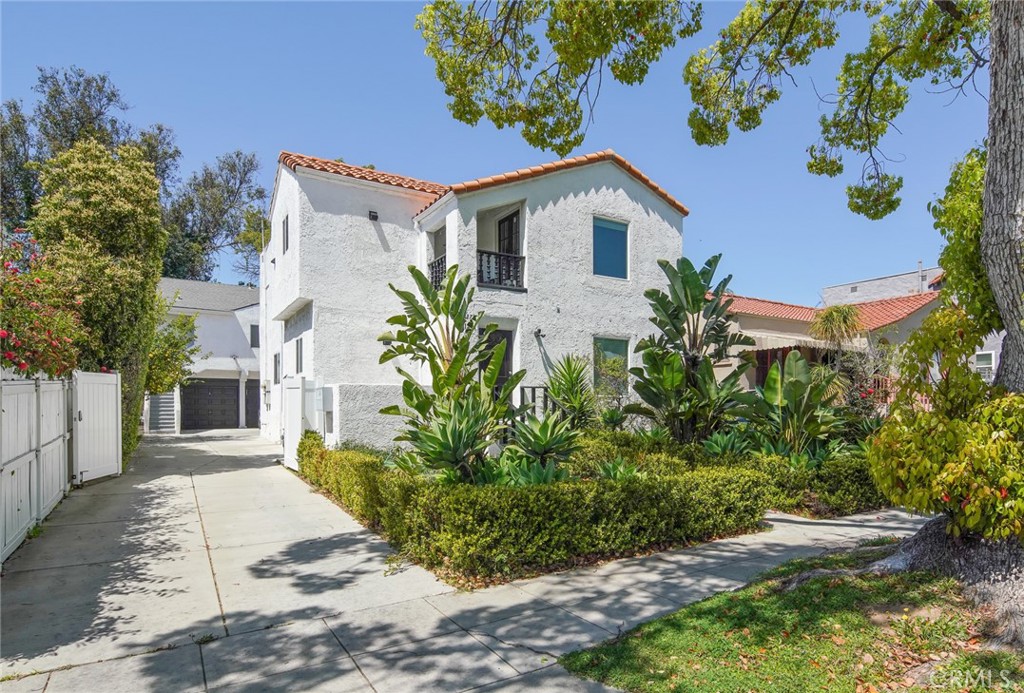 1271 S Sycamore Avenue Property Photo