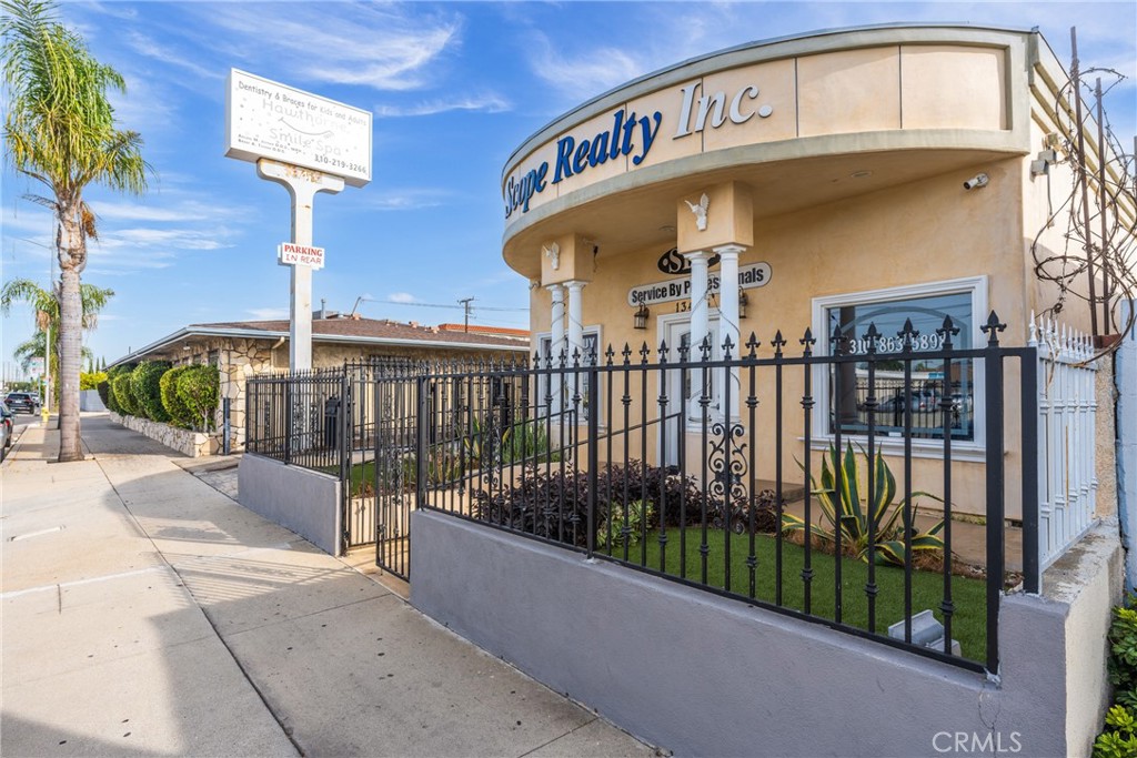 13426 Inglewood Avenue Property Photo 2