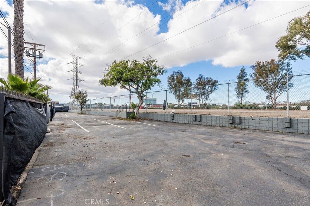 19603 Figueroa Street Property Photo 25