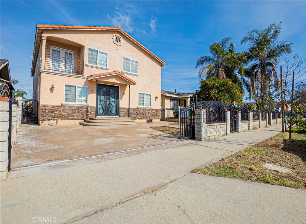1119 E Young Street Property Photo