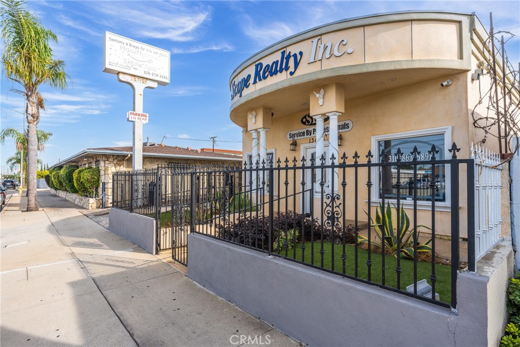 13426 Inglewood Avenue Property Photo 2