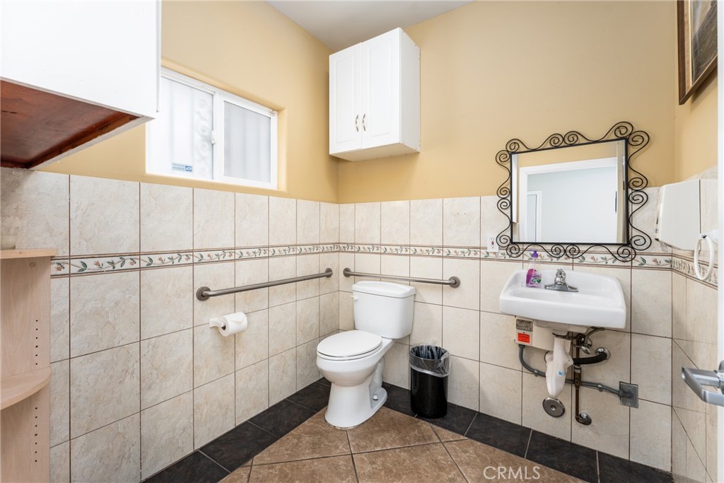 13426 Inglewood Avenue Property Photo 25