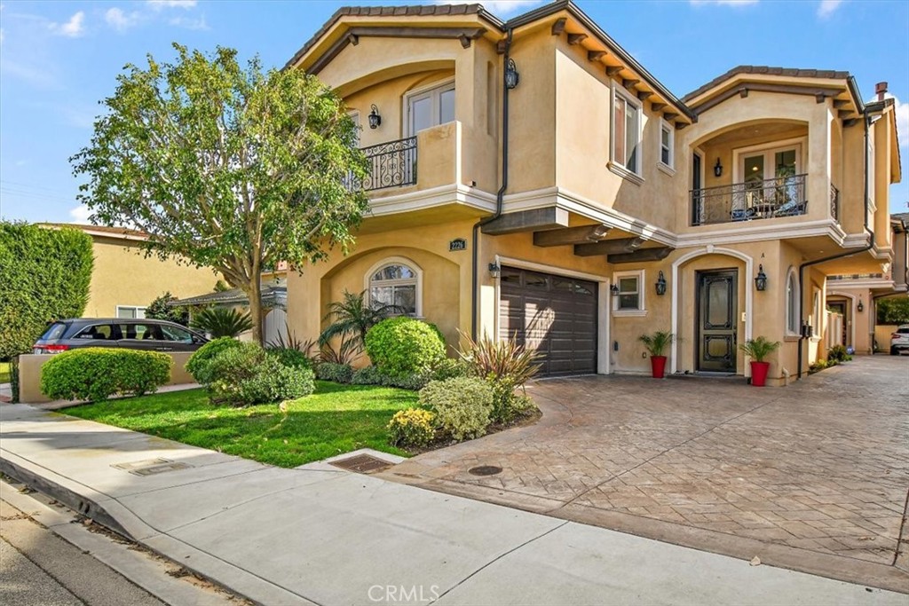 2226 Gates Avenue A Property Photo