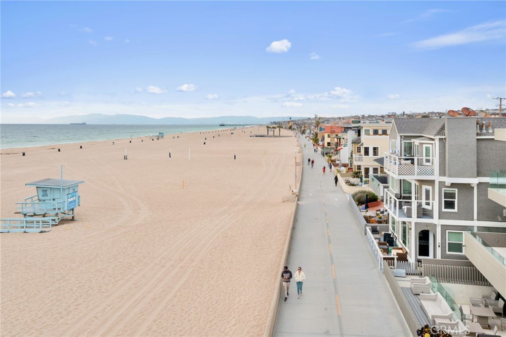 1836 The Strand Property Photo 4