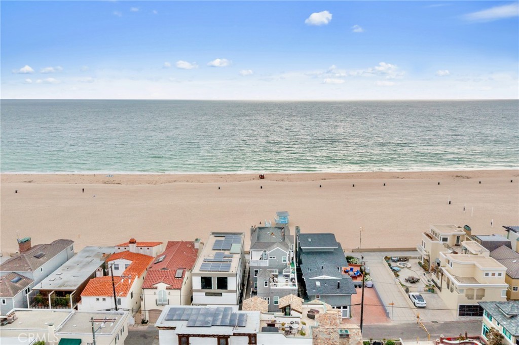 1836 The Strand Property Photo 6