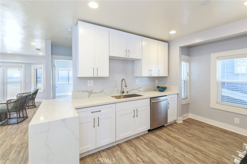 1836 The Strand Property Photo 17