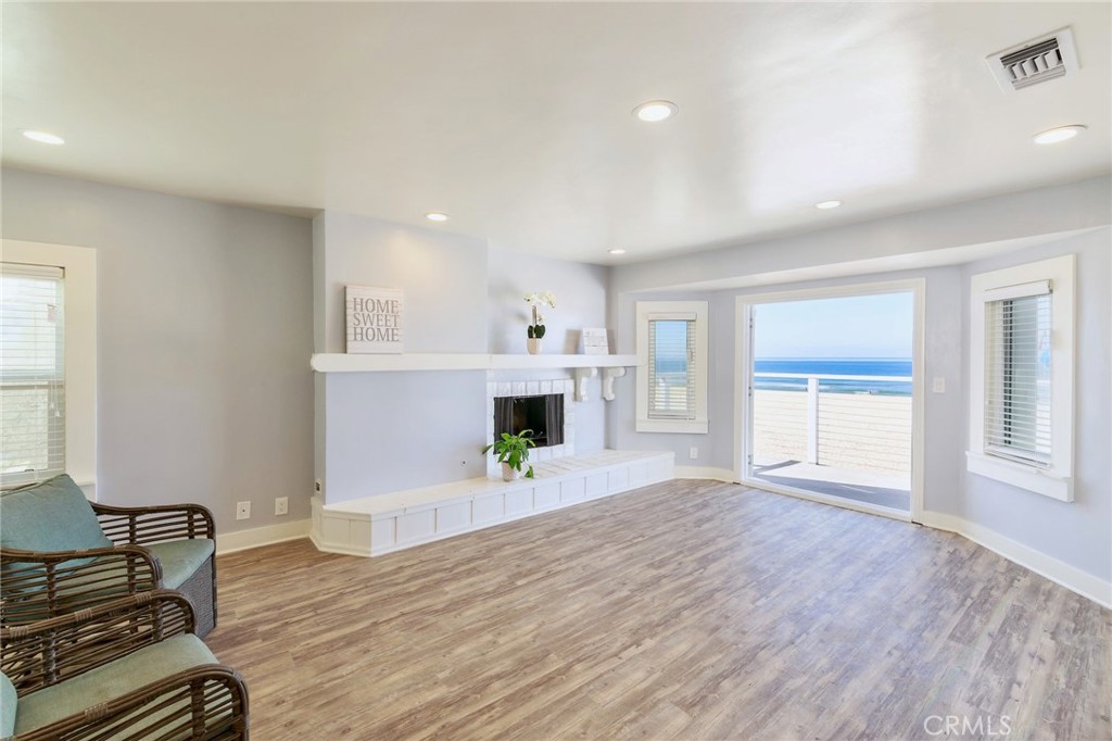 1836 The Strand Property Photo 21