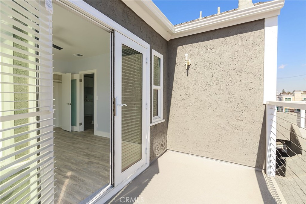 1836 The Strand Property Photo 31