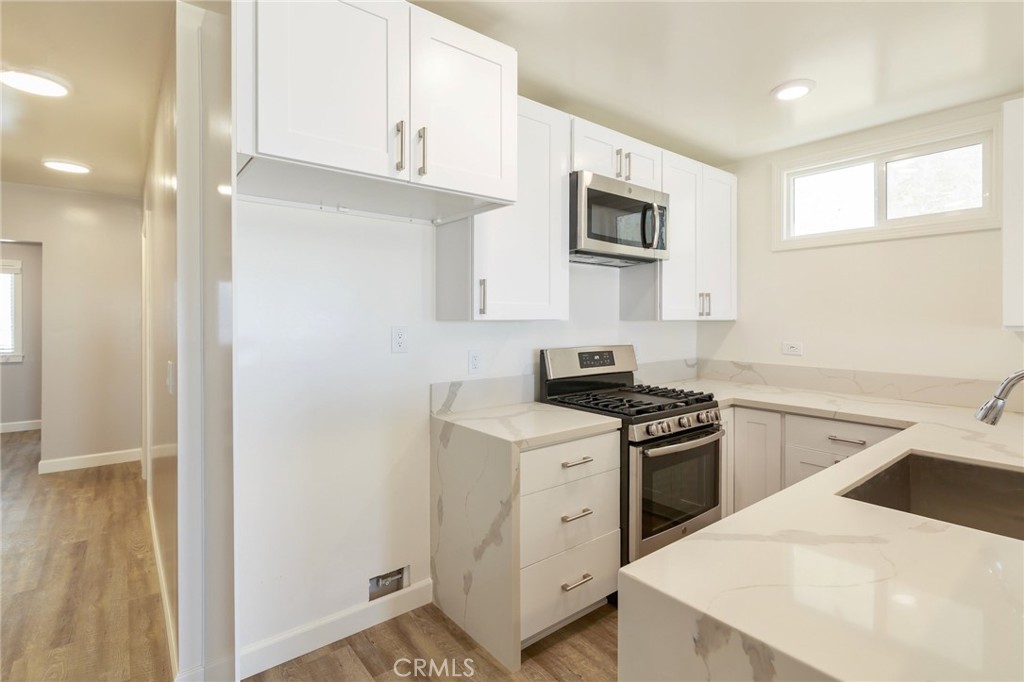 1836 The Strand Property Photo 36