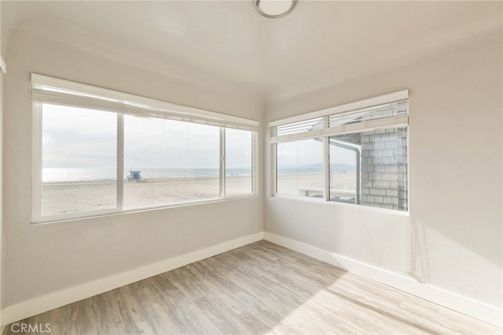 1836 The Strand Property Photo 38