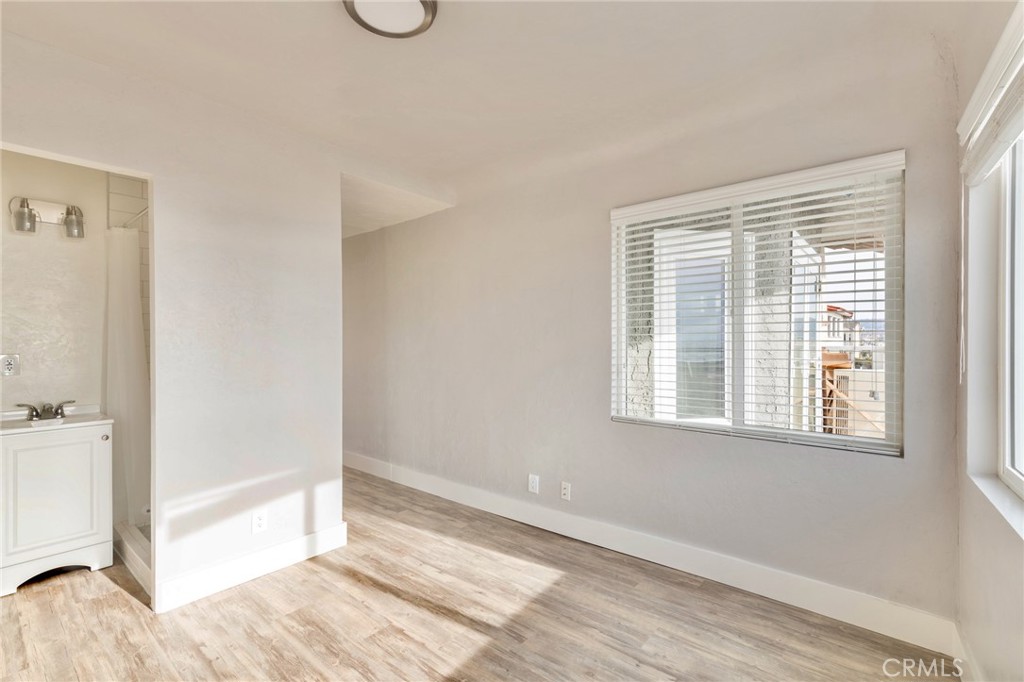 1836 The Strand Property Photo 61
