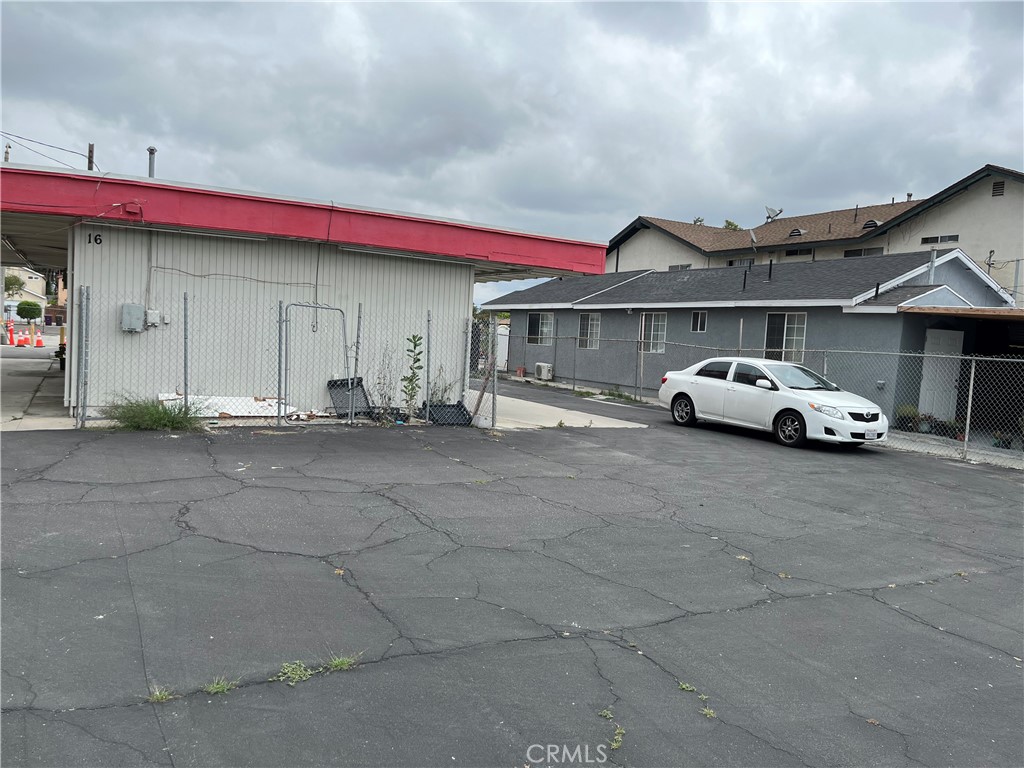 16 E Market Street Property Photo 4