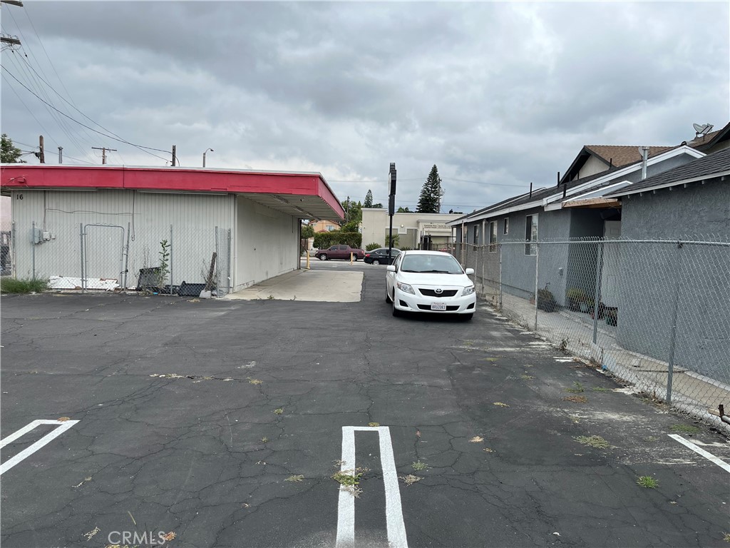 16 E Market Street Property Photo 6