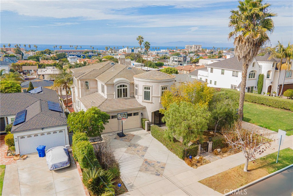 627 S Gertruda Avenue Property Photo