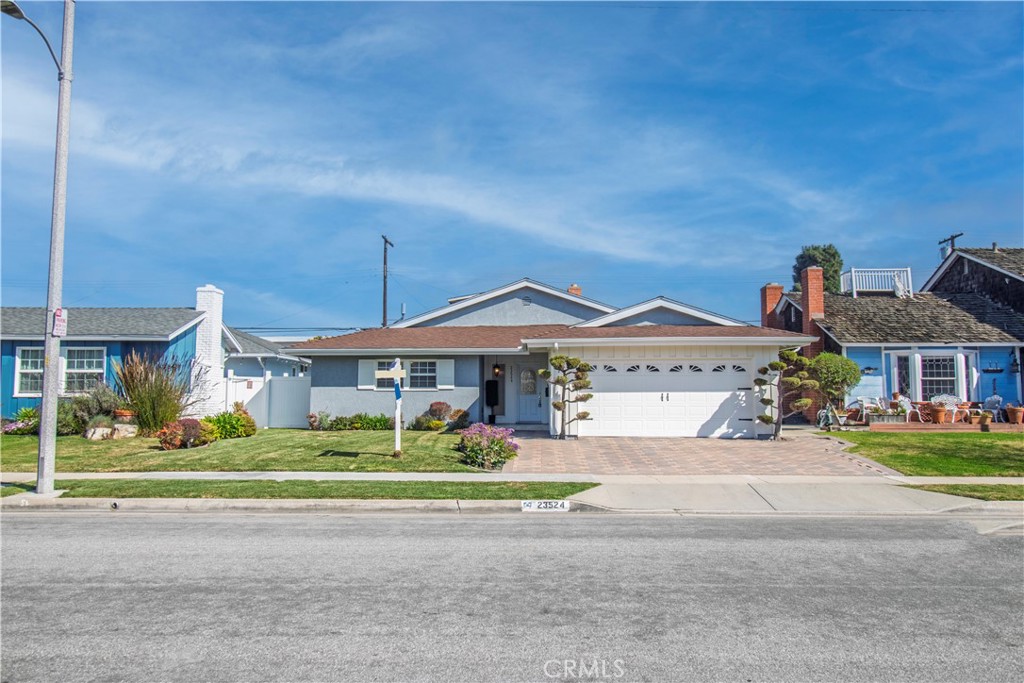 23524 Evalyn Avenue Property Photo