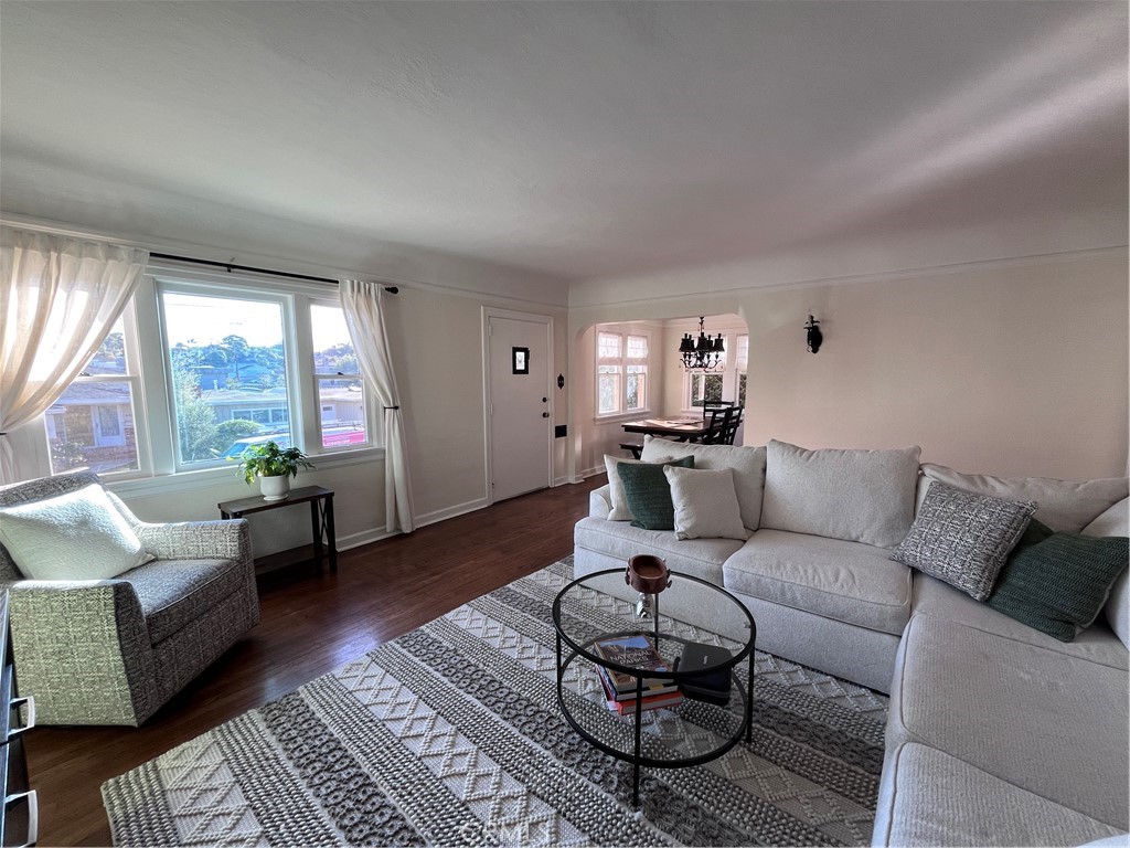 609 Hillcrest Street Property Photo