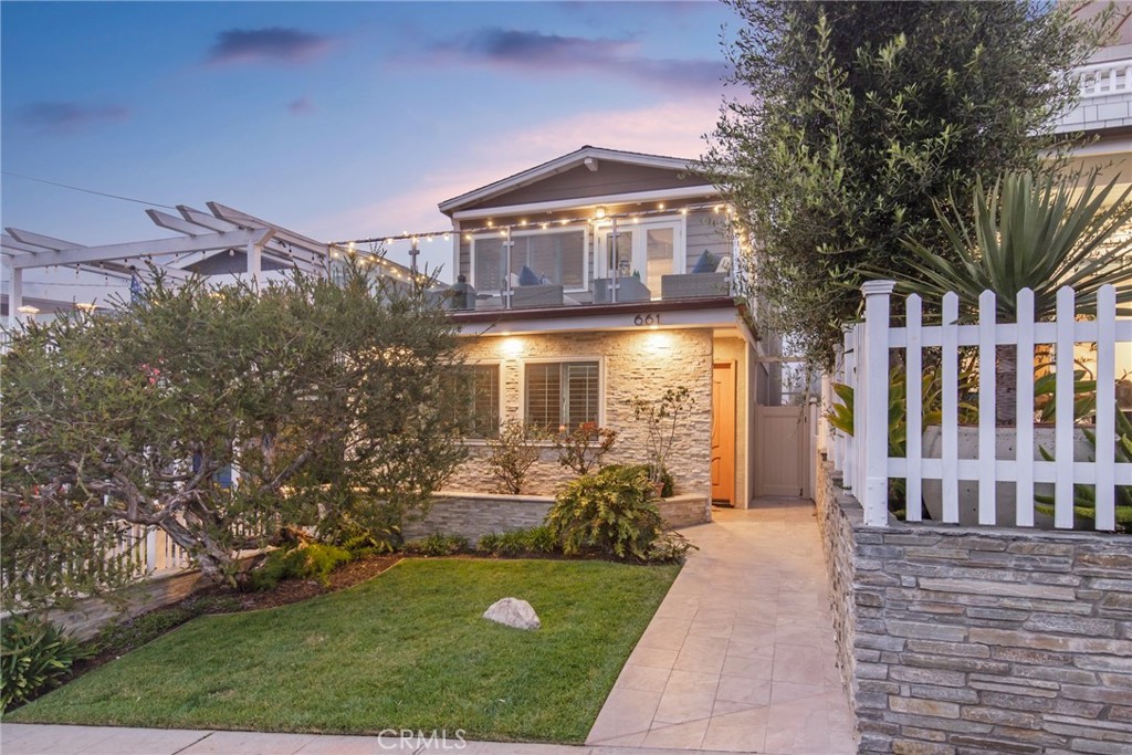 661 Longfellow Avenue Property Photo