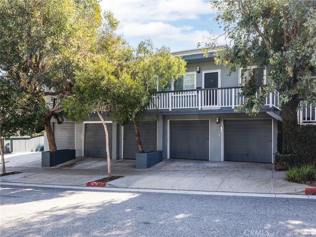 402 Pacific Street Property Photo 2