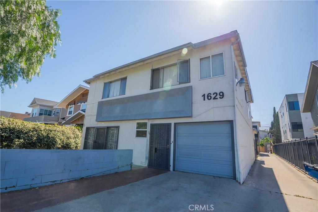 1629 S Van Ness Avenue Property Photo 2