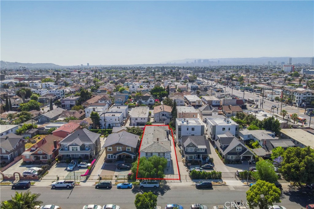 1629 S Van Ness Avenue Property Photo 9