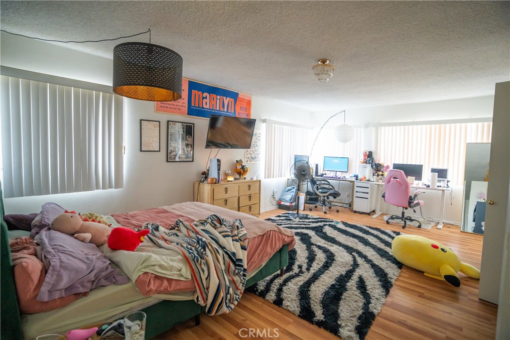 1629 S Van Ness Avenue Property Photo 14