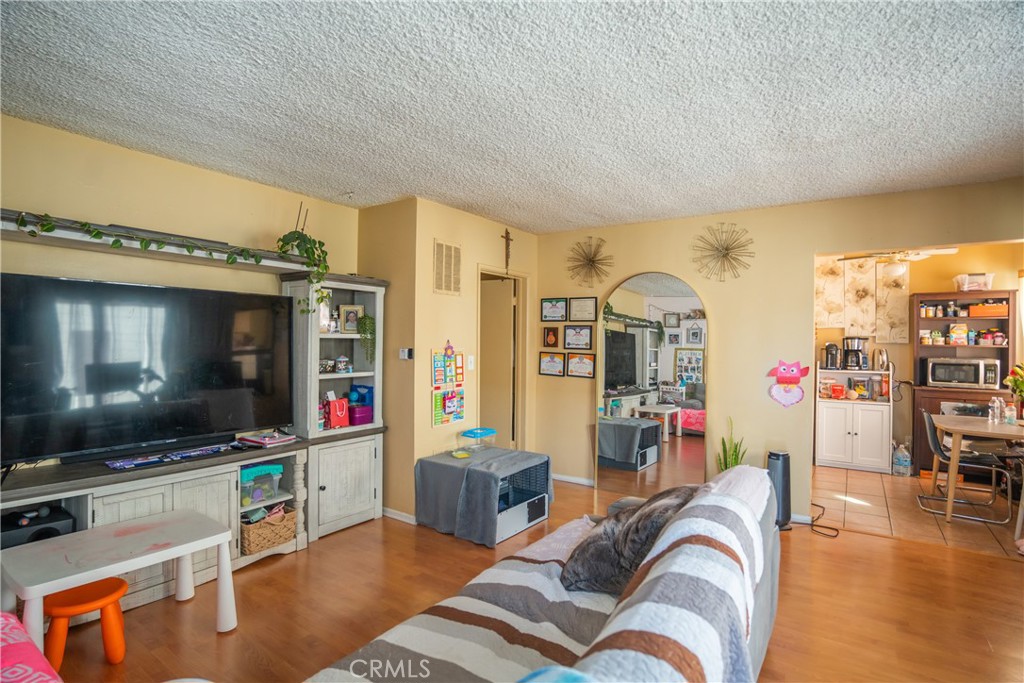 1629 S Van Ness Avenue Property Photo 16