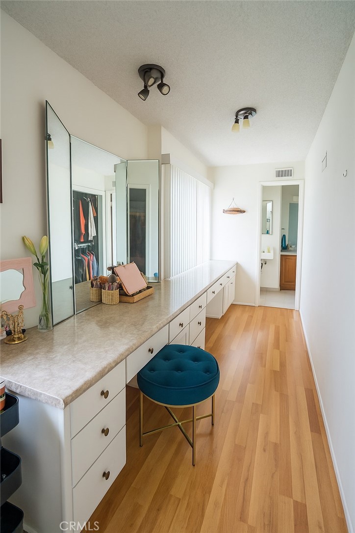 1629 S Van Ness Avenue Property Photo 22