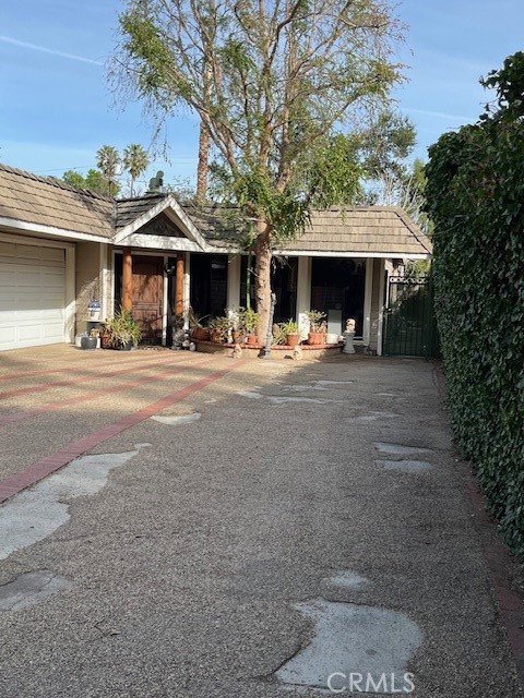 6012 Donna Avenue Property Photo