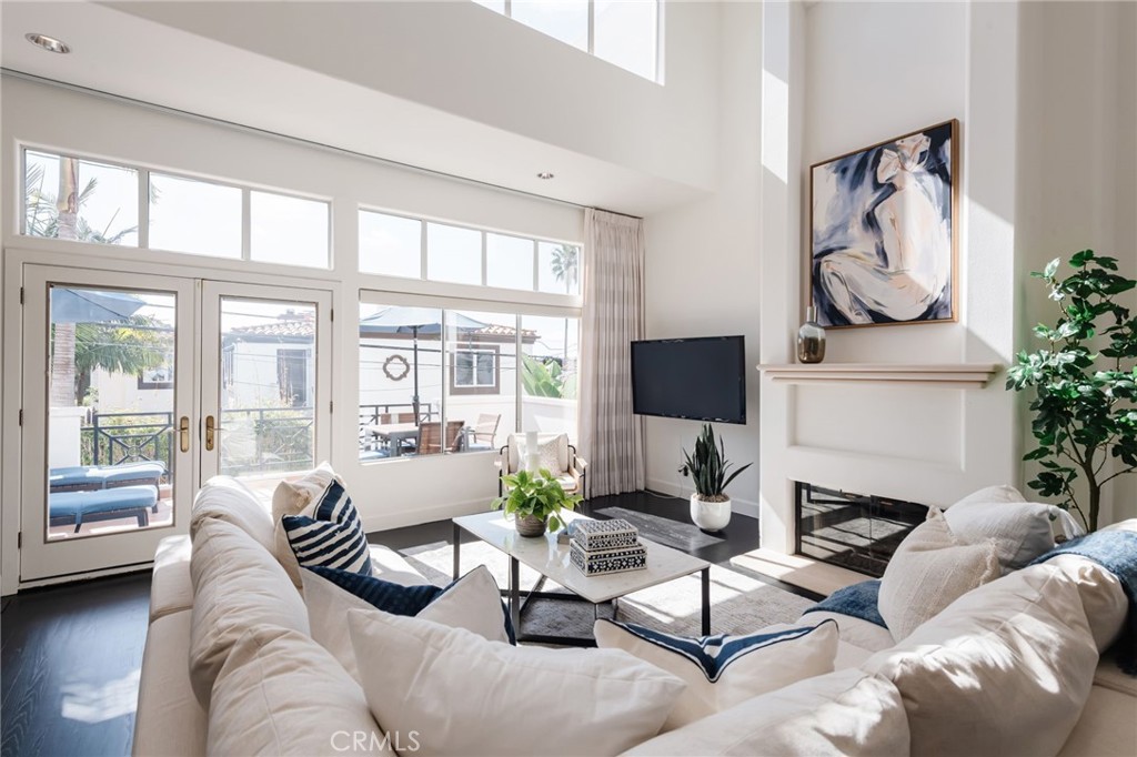 720 Manhattan Beach Boulevard Property Photo