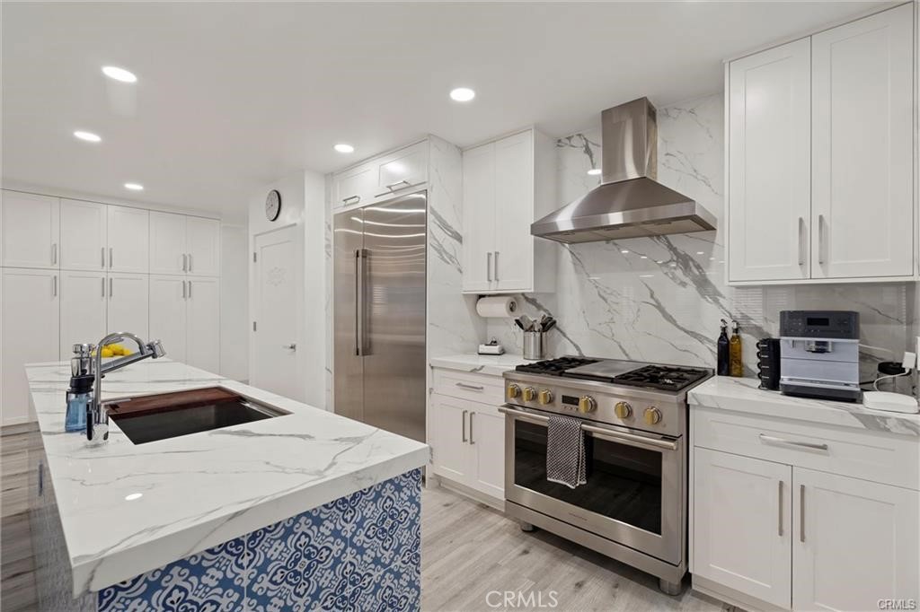 726 Esplanade Property Photo 6