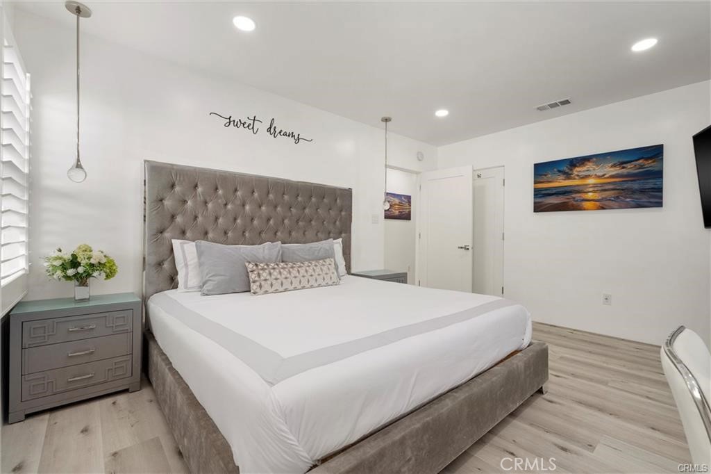 726 Esplanade Property Photo 9