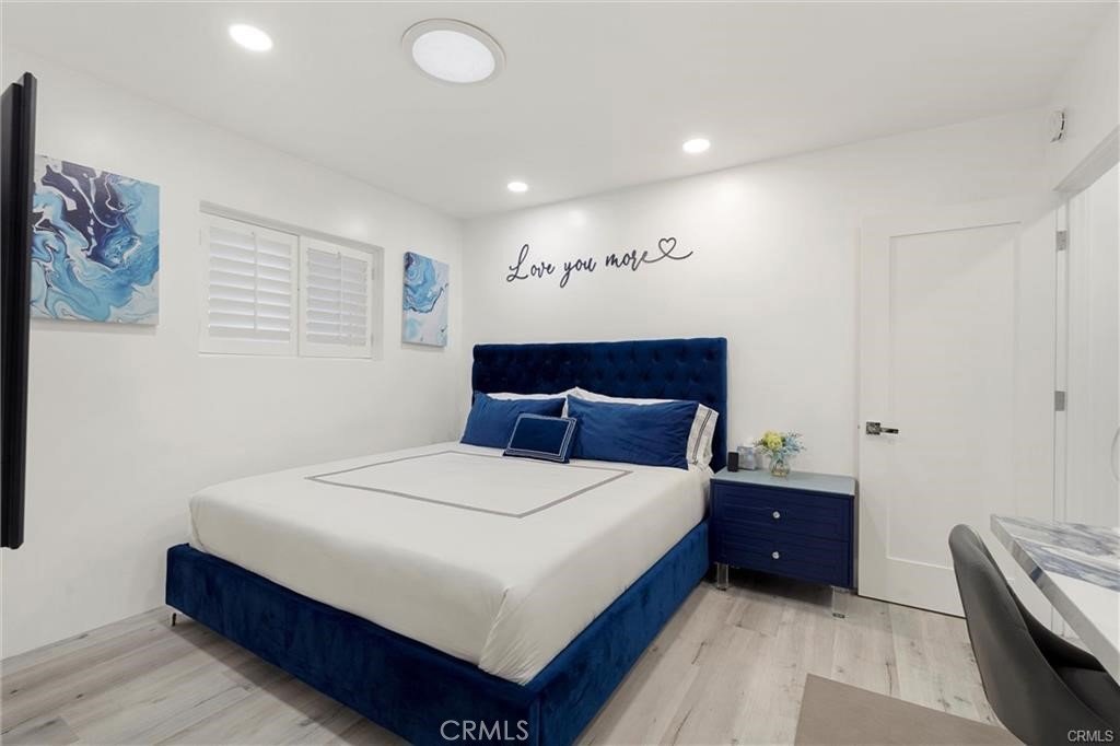 726 Esplanade Property Photo 11