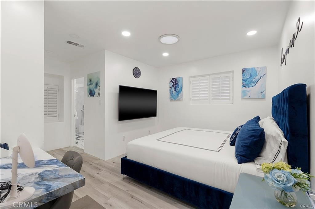 726 Esplanade Property Photo 12