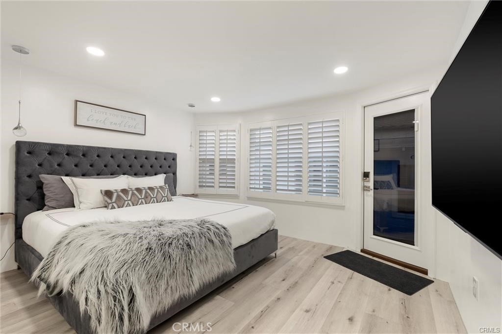 726 Esplanade Property Photo 13