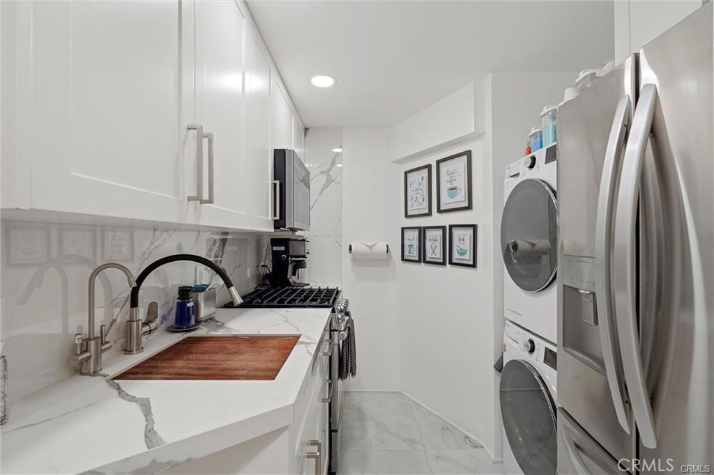 726 Esplanade Property Photo 21