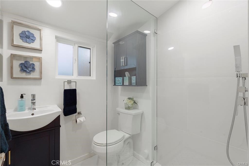 726 Esplanade Property Photo 26